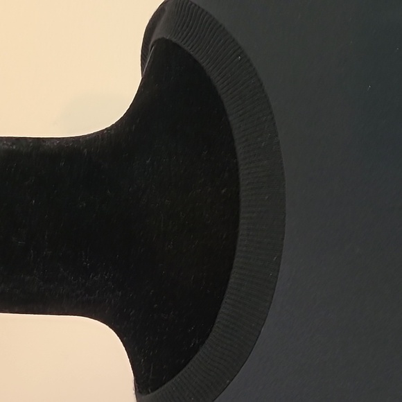 Athleta| Black Cropped Top with mixed material•••Ribbed & Silky XL - Picture 5 of 7